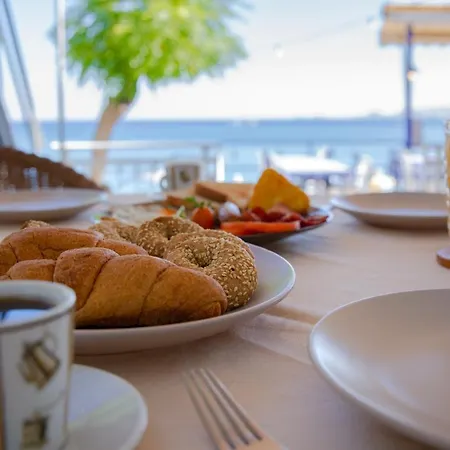 St Peter & Paul At شقة *