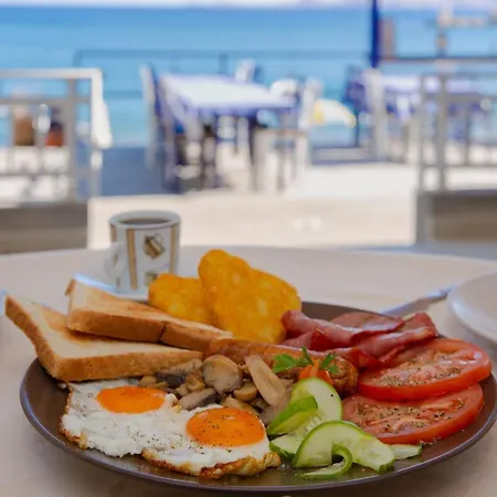 Appartement St Peter & Paul At Charaki