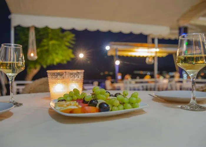 公寓 St Peter & Paul At 哈拉奇